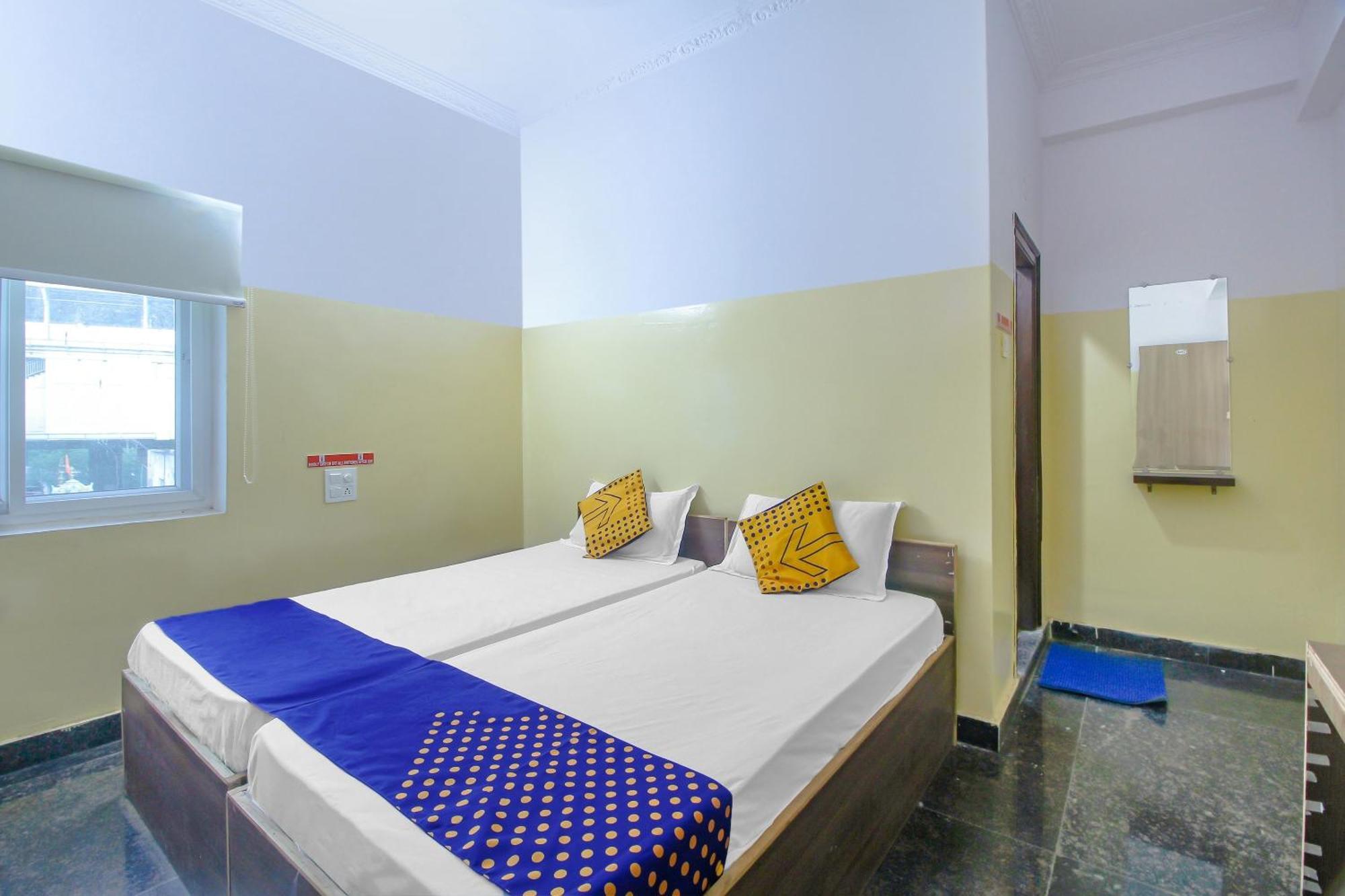 Spot On 81775 Mohit Gokul Lodge New Luxury Room'S Near Secunderabad Railway Station Lalaguda Exterior foto