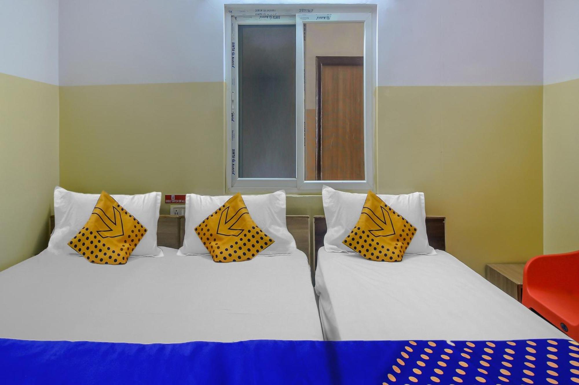 Spot On 81775 Mohit Gokul Lodge New Luxury Room'S Near Secunderabad Railway Station Lalaguda Exterior foto