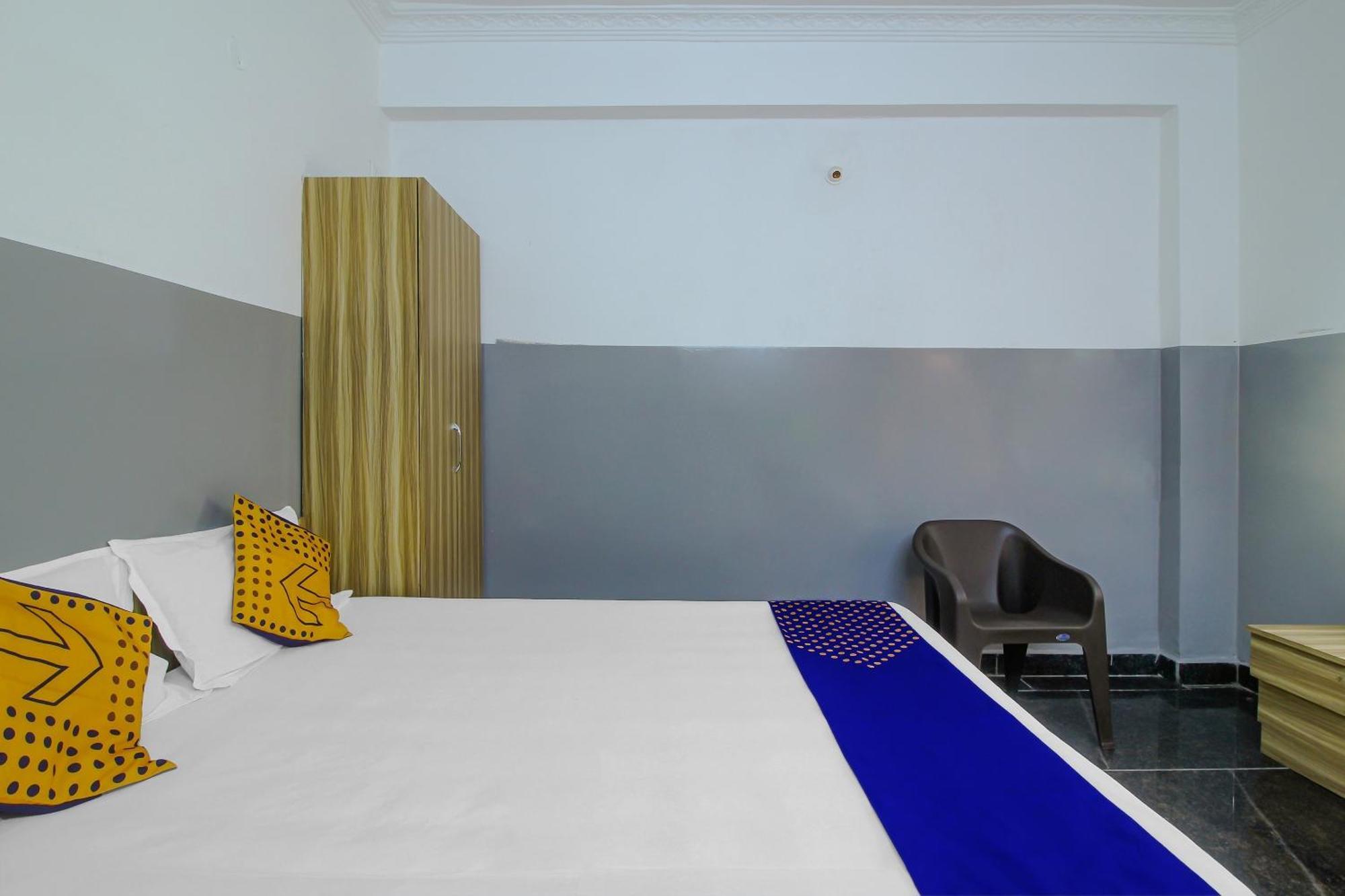 Spot On 81775 Mohit Gokul Lodge New Luxury Room'S Near Secunderabad Railway Station Lalaguda Exterior foto