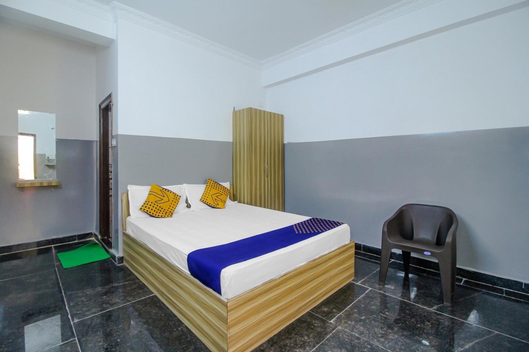 Spot On 81775 Mohit Gokul Lodge New Luxury Room'S Near Secunderabad Railway Station Lalaguda Exterior foto
