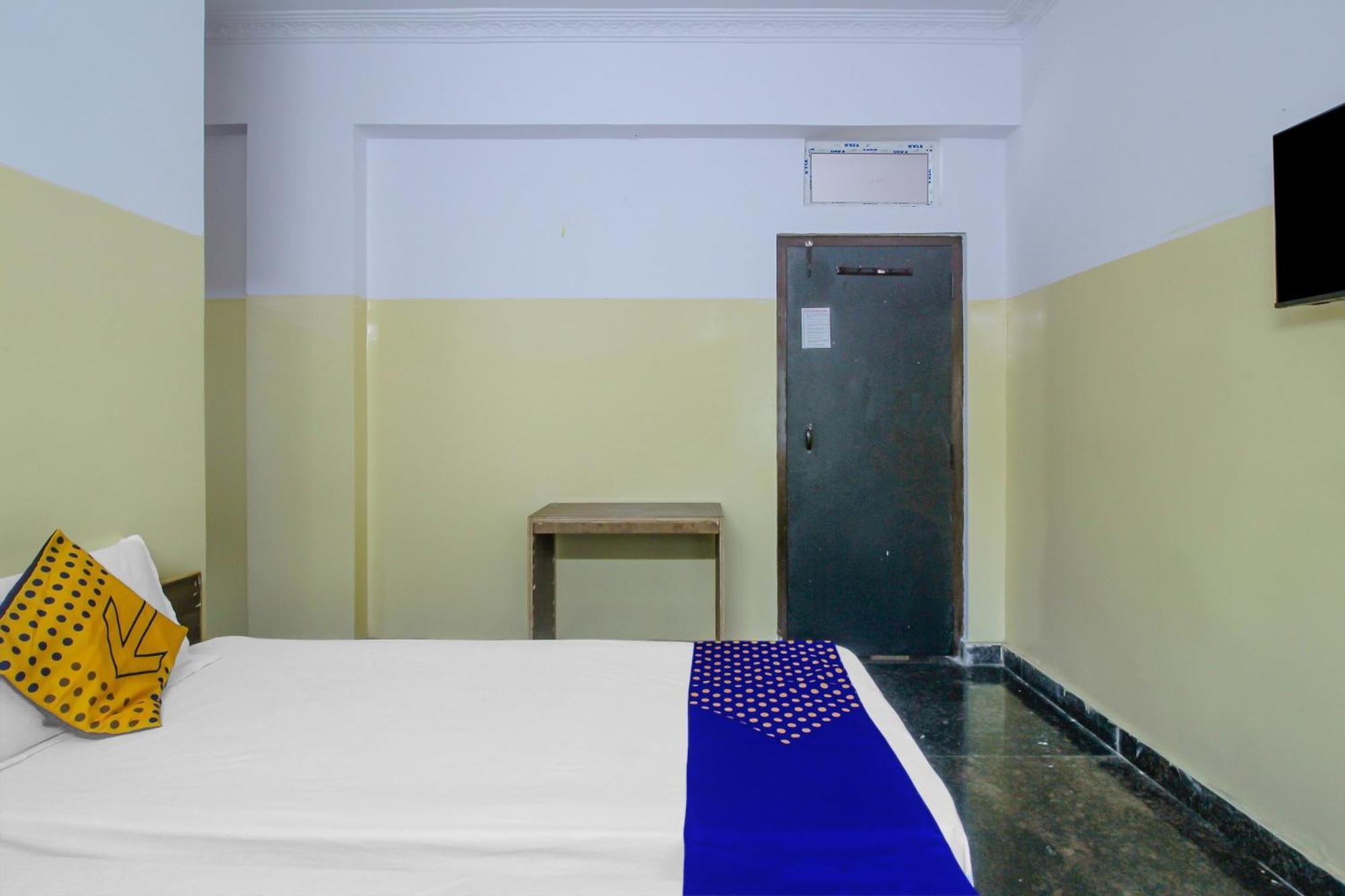 Spot On 81775 Mohit Gokul Lodge New Luxury Room'S Near Secunderabad Railway Station Lalaguda Exterior foto